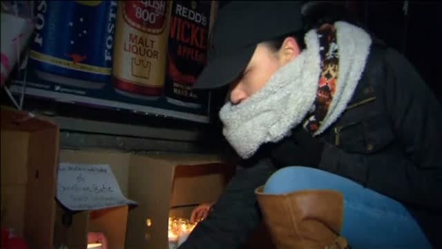 El Bronx homenajea a las doce víctimas mortales del incendio