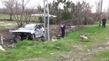 Yoldan Çıkan Otomobil Bahçeye Uçtu: 1'i Asker 3 Yaralı
