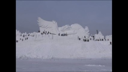 Los sueños e ilusiones de los Juegos de Invierno inspiran una escultura de nieve