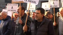 Los trabajadores de La Naval se concentran para exigir a los gobiernos vasco y central implicación en las negociaciones