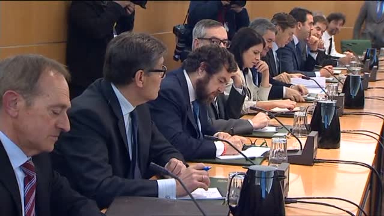 Diferentes partidos políticos acuden a la reunión del pacto antiyihadista convocada por Zoido