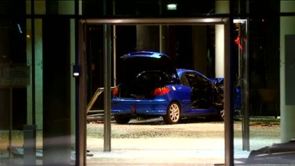 Un hombre estrella su coche contra la sede del SPD en Berlín