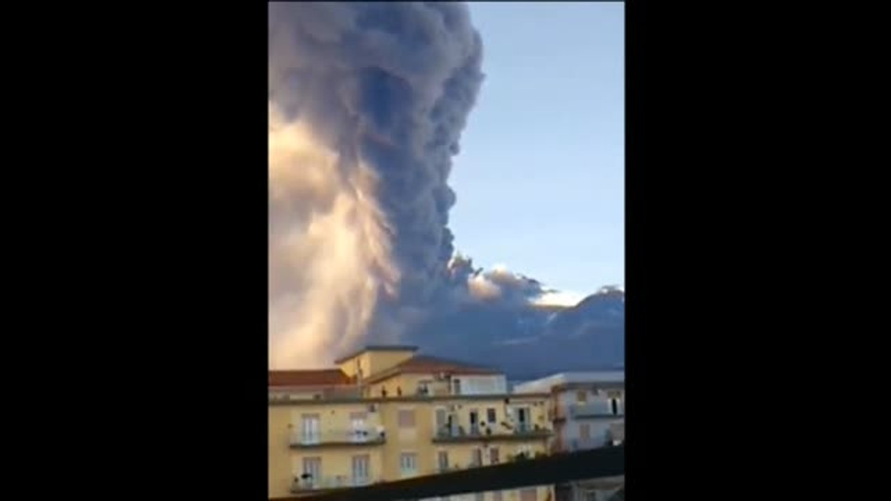 El volcán Etna entra en erupción