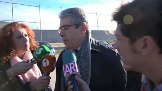 Francesc Homs visita a 'los Jordis' en Soto del Real en la jornada de reflexión