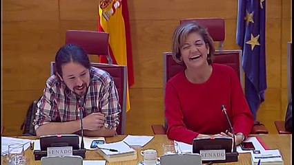 Descargar video: Pablo Iglesias y el popular Luis Aznar recitan 'La venganza de Don Mendo' en el Senado