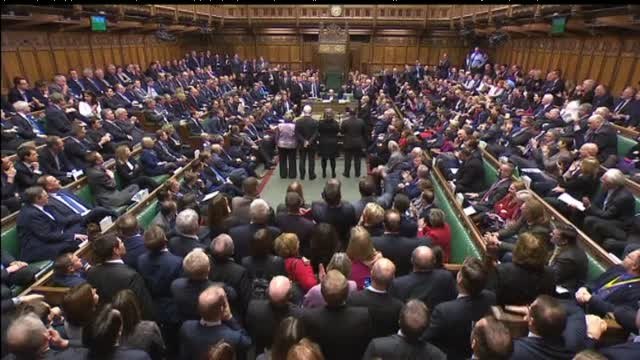 Theresa May deberá someter al Parlamento las decisiones sobre el Brexit