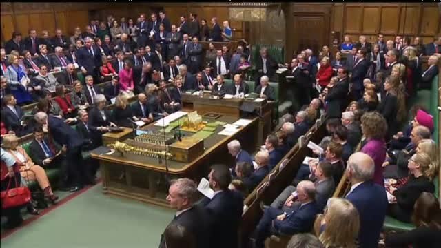 Theresa May pospone a última la votación de su acuerdo sobre brexit