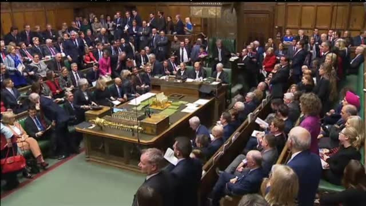 Theresa May pospone a última la votación de su acuerdo sobre brexit