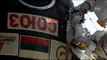 Dos astronautas reparan en un paseo espacial la Soyuz