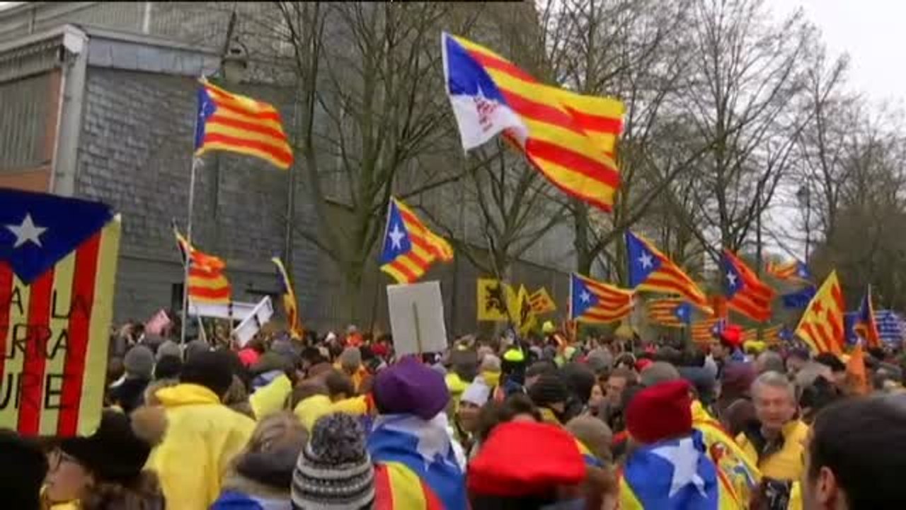 Miles de independentistas llenan Bruselas a favor de la independencia