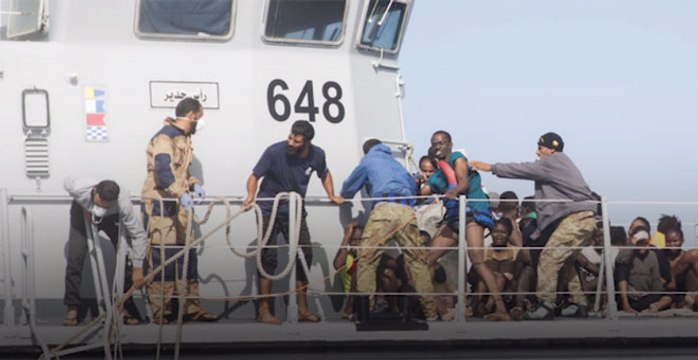 Guardacostas libios contribuyen al ahogamiento de 50 personas