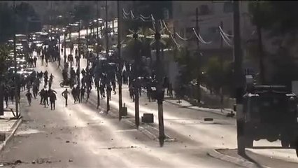 Télécharger la video: Crece la tensión y la escalada de violencia en Oriente Medio con un nuevo 'viernes de la ira'