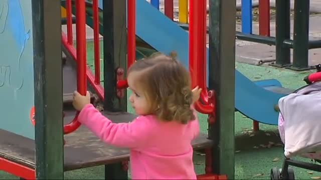 La natalidad en España se encuentra en su nivel más bajo desde la posguerra