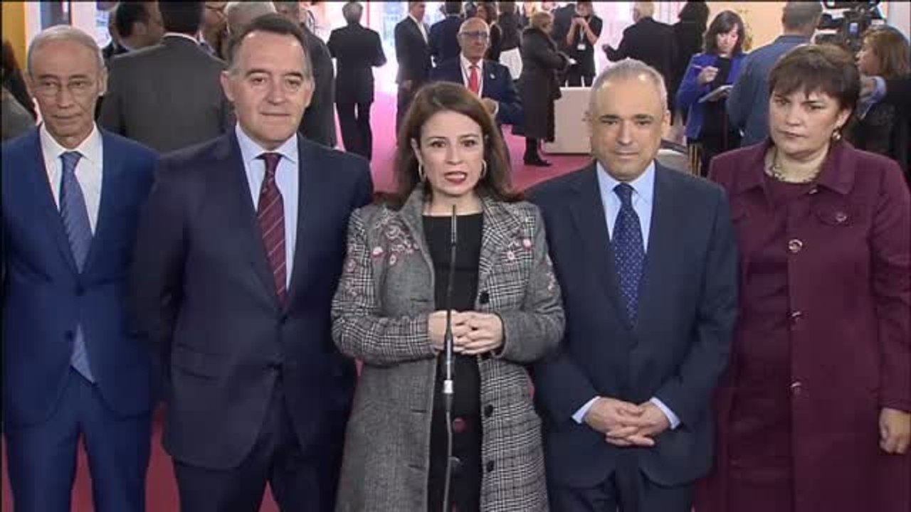 Lastra invita "a dejar atrás las rencillas políticas y a estar a la altura" en un día como hoy