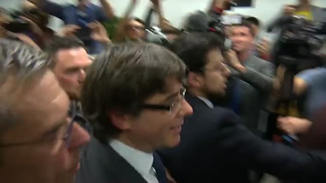 El juez retira la orden de busca y captura para Puigdemont