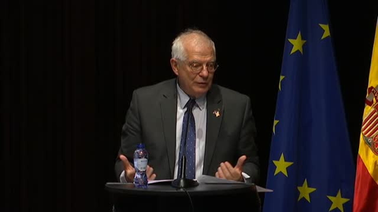 Un miembro de los CDR boicotea el discurso de Borrell en Bélgica