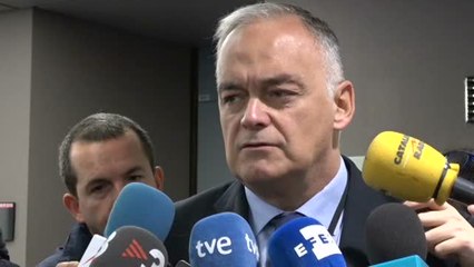 Pons le recuerda a Puigdemont que Junqueras está en prisión "por dar la cara, que es lo que el no ha hecho"