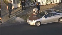 Un conductor detenido en California tras empotrar su vehículo contra una vivienda cuando huía de la policía
