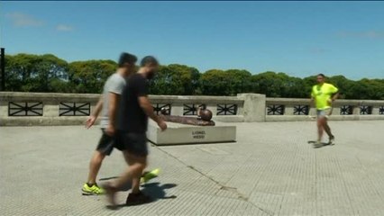 Aparece destrozada una estatua de Leo Messi en Buenos Aires