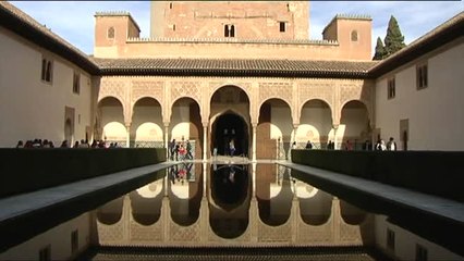 Скачать видео: El turismo se dispara en las grandes ciudades españolas en el puente de la Constitución