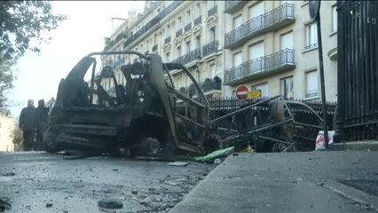 Arde París por el conflicto de la subida del carburante
