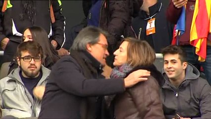 Miles de personas acuden al concierto de Montjuic por "la libertad de los presos políticos"