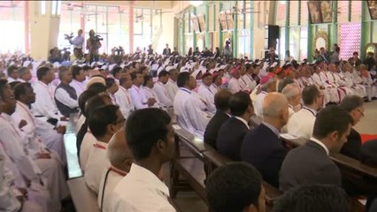 Download Video: El papa Francisco se despide de Bangladesh con una misa multitudinaria