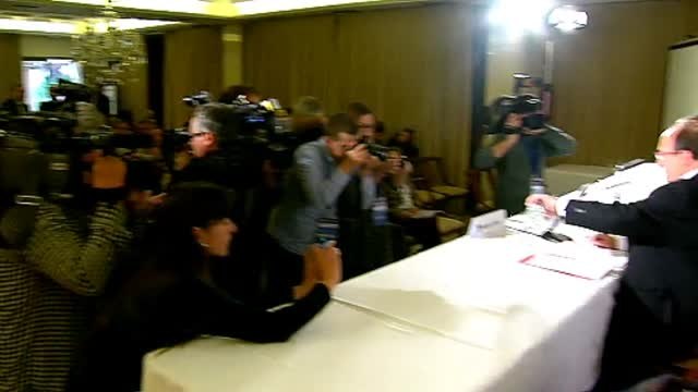 Sánchez e Iceta hacen hincapié en refomar la Constitución frente a rupturistas e inmovilistas.