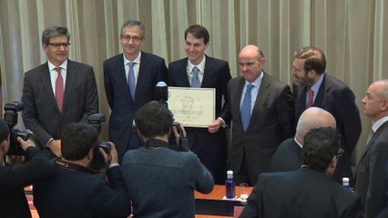 El profesor Benjamin Moll recibe el Premio Bernácer de Economía