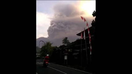 Alerta en Bali por la erupción del volcán Agung