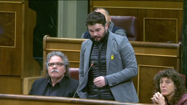 Rufián pregunta a Rajoy si piensa llamar a filas al Ejército si el 21D ganan los independentistas