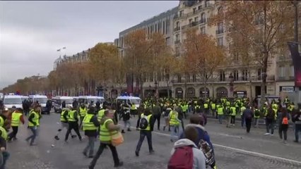 Download Video: Disturbios en el centro de París en la manifestación de los chalecos amarillos