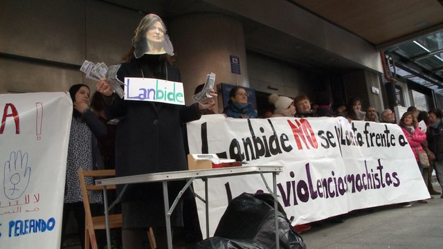 Concentración en Bilbao de colectivos sociales