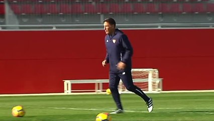 Download Video: Berizzo sigue dirigiendo los entrenamientos del Sevilla CF