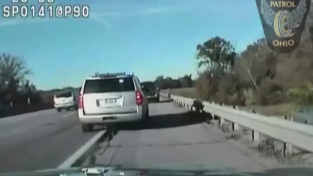 Roba el coche a su madre y huye de la policía a 160 km/h con tan solo 10 años