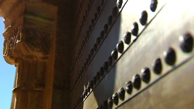 La Puerta de los Siete Suelos abre sus secretos