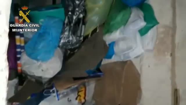 La Guardia Civil rescata a un anciano con síndrome de Diógenes