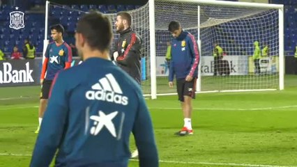 La selección sintoniza con los aficionados en la previa del choque contra Bosnia y Herzegovina