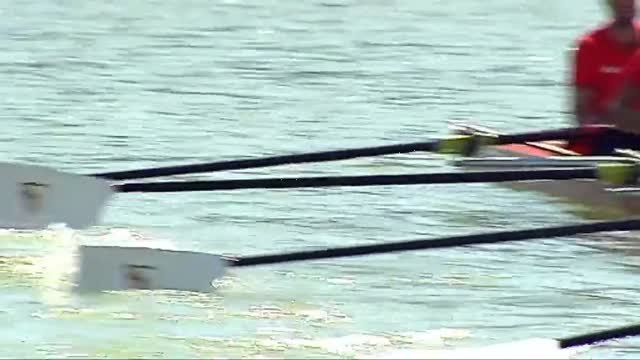 Jesús Navas y Nolito visitan al equipo de remo del Sevilla CF