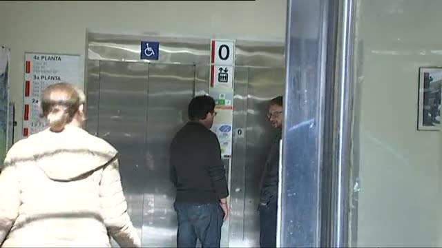 El partido de Ada Colau dice no a la lista unitaria independentista y presentará a Domènech como candidato el 21D