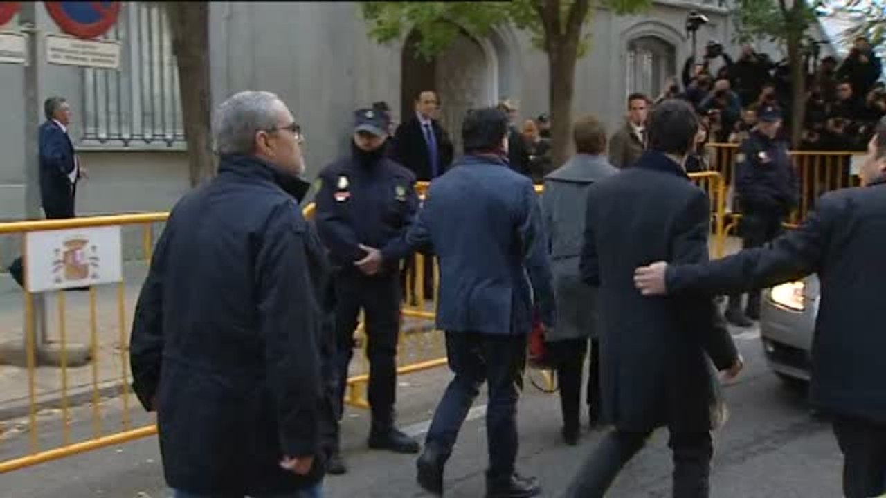 Cuatro miembros de la Mesa del Parlament quedan en libertad bajo fianza de 25.000 euros