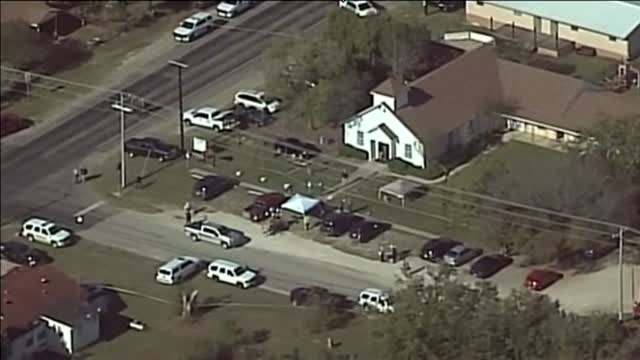 La peor matanza de la historia de Texas deja al menos 26 muertos