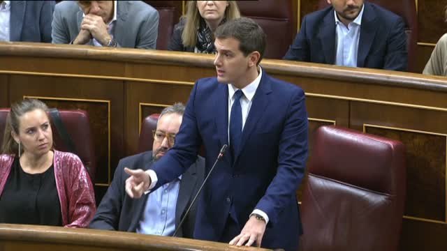 El Gobierno y C's recriminan al PSOE sus dudas sobre la convocatoria electoral en Cataluña