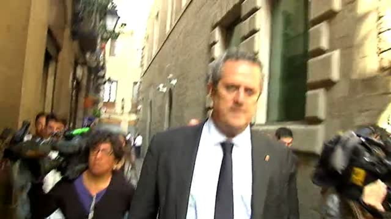 Rostros serios tras la reunión mantenida por JxSí