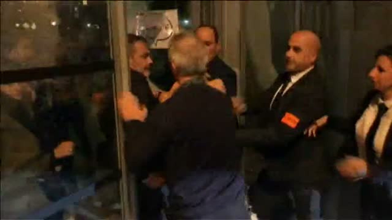 El cineasta Roman Polanski, recibido en París a gritos de "violador" y "pederasta"