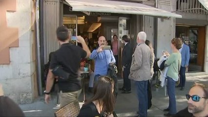 Puigdemont pasea como un héroe por las calles de Girona