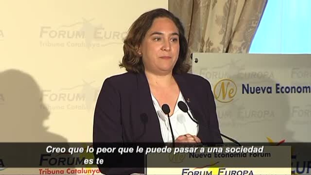 Colau exige a Rajoy y Puigdemont "diálogo real, no epistolar"