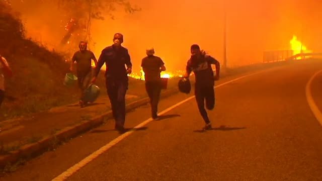 Las llamas cercan la ciudad de Vigo