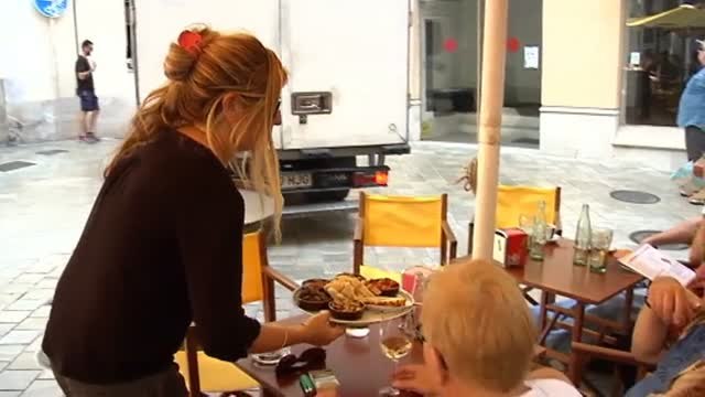 Baleares subirá el sueldo de los trabajadores de la hostelería un 17% en cuatro años