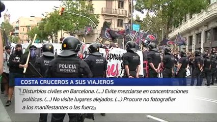 Algunas navieras advierten a los turistas que llegan a Barcelona del riesgo de "disturbios civiles"